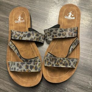 🍍CORKYS SLIDE ON SANDALS🍍SIZE 9🍍